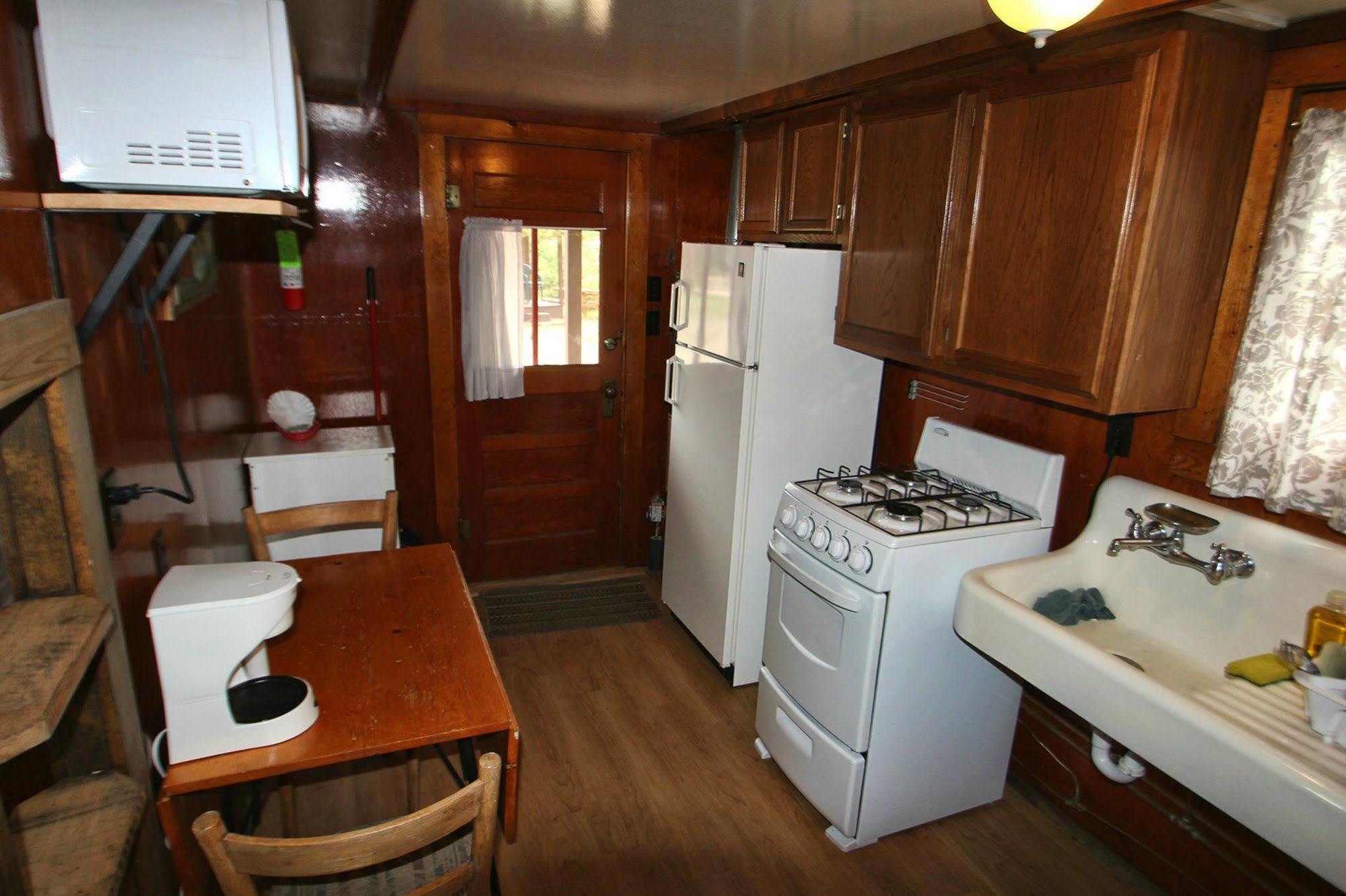 Tiny Town Cabins Естес Парк Екстериор снимка